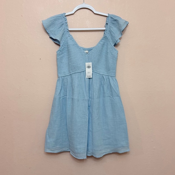 HOLLISTER Flutter Sleeve Smocked Skort Dress - Picture 3 of 6